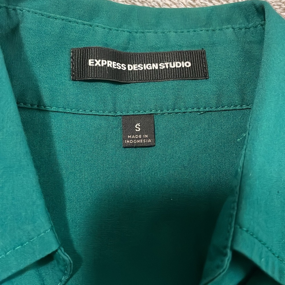 Button up - Picture 2 of 2